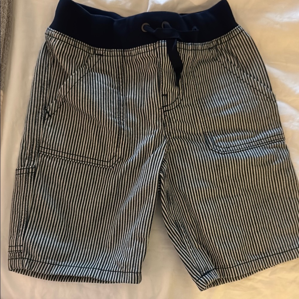 NWT Hanna Andersson size US 5 navy/white striped shorts